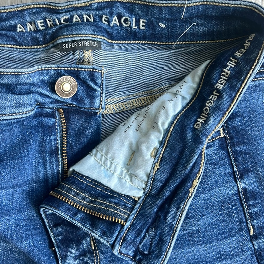 American Eagle Super Stretch‎ Super Hi-Rise Jegging Women’s Size 8 Distressed